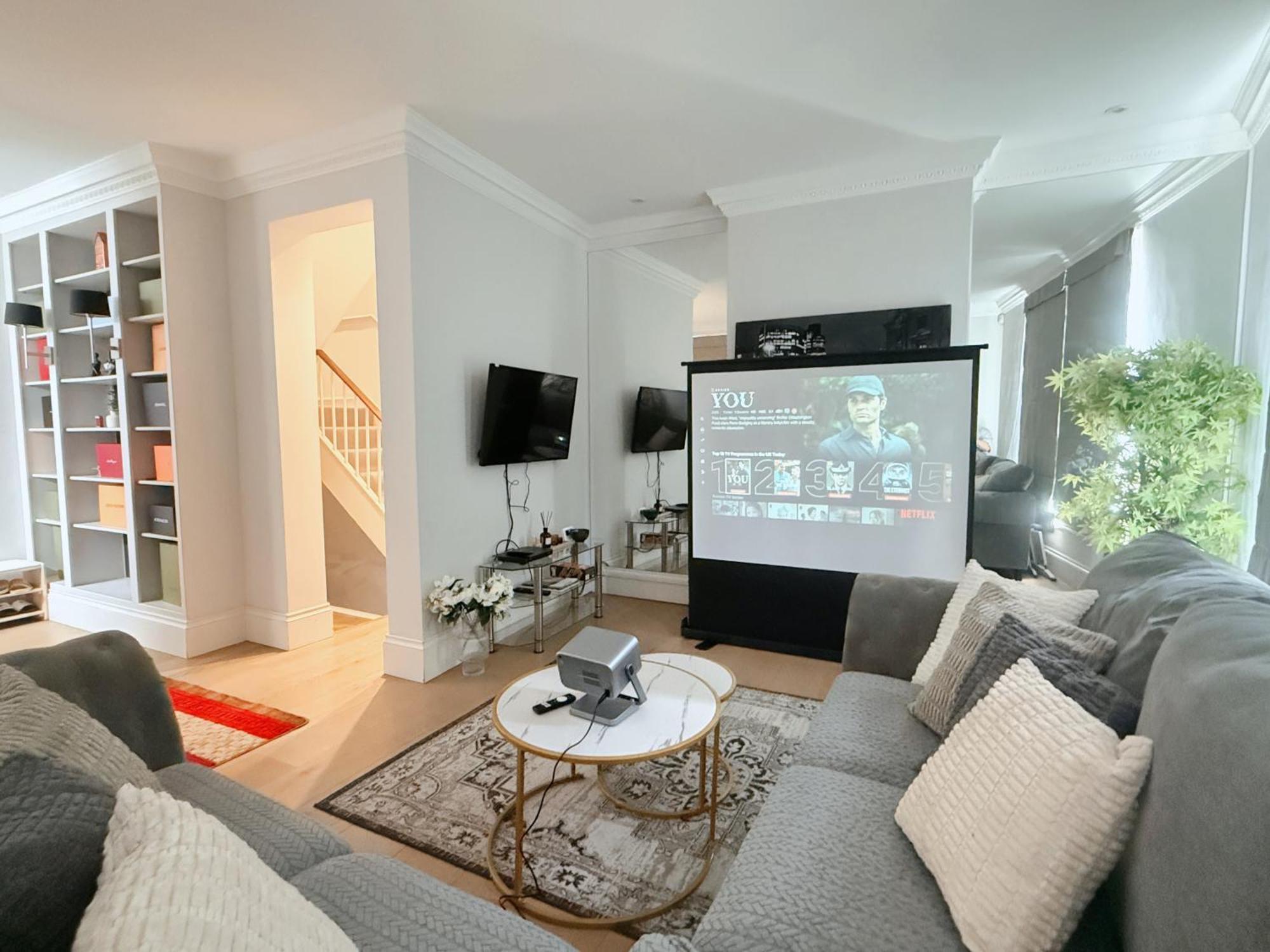 Spacious And Cosy 3brs 5f House In Heart Of Villa *