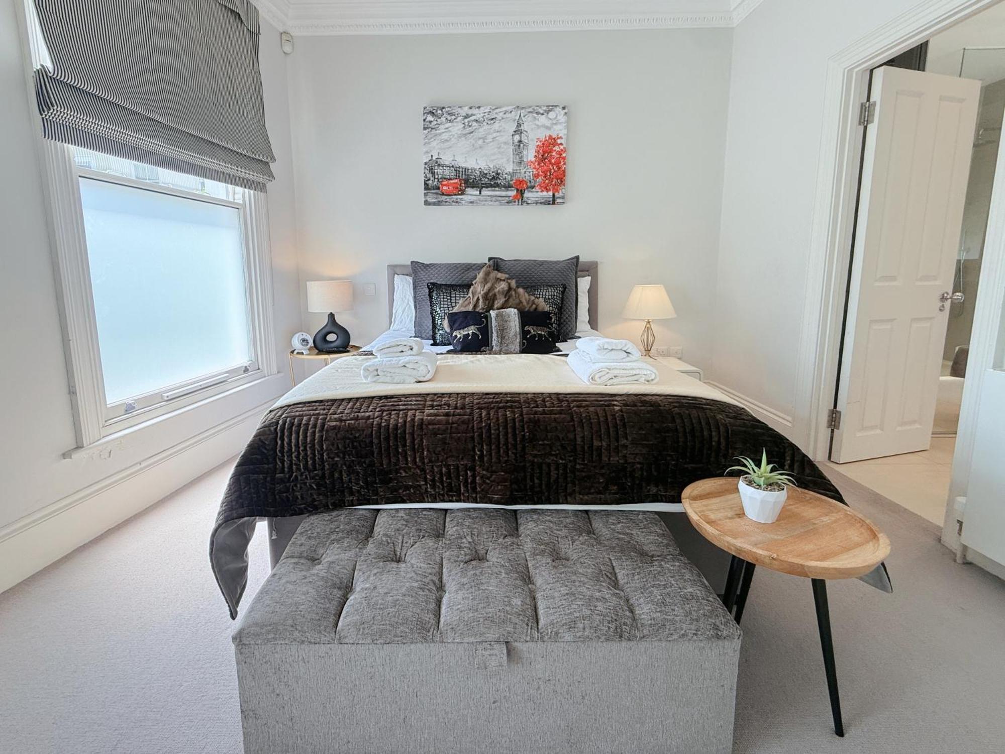 Spacious And Cosy 3brs 5f House In Heart Of *