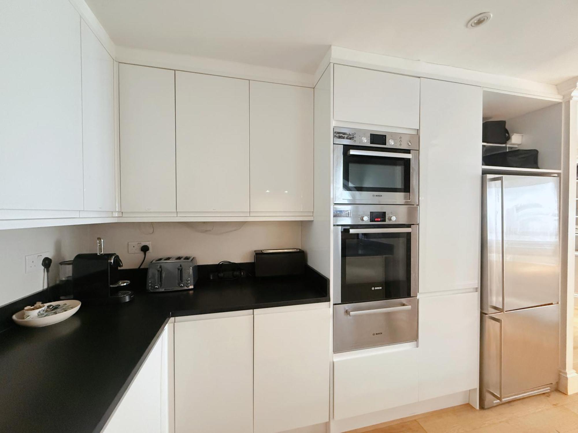 Spacious And Cosy 3brs 5f House In Heart Of