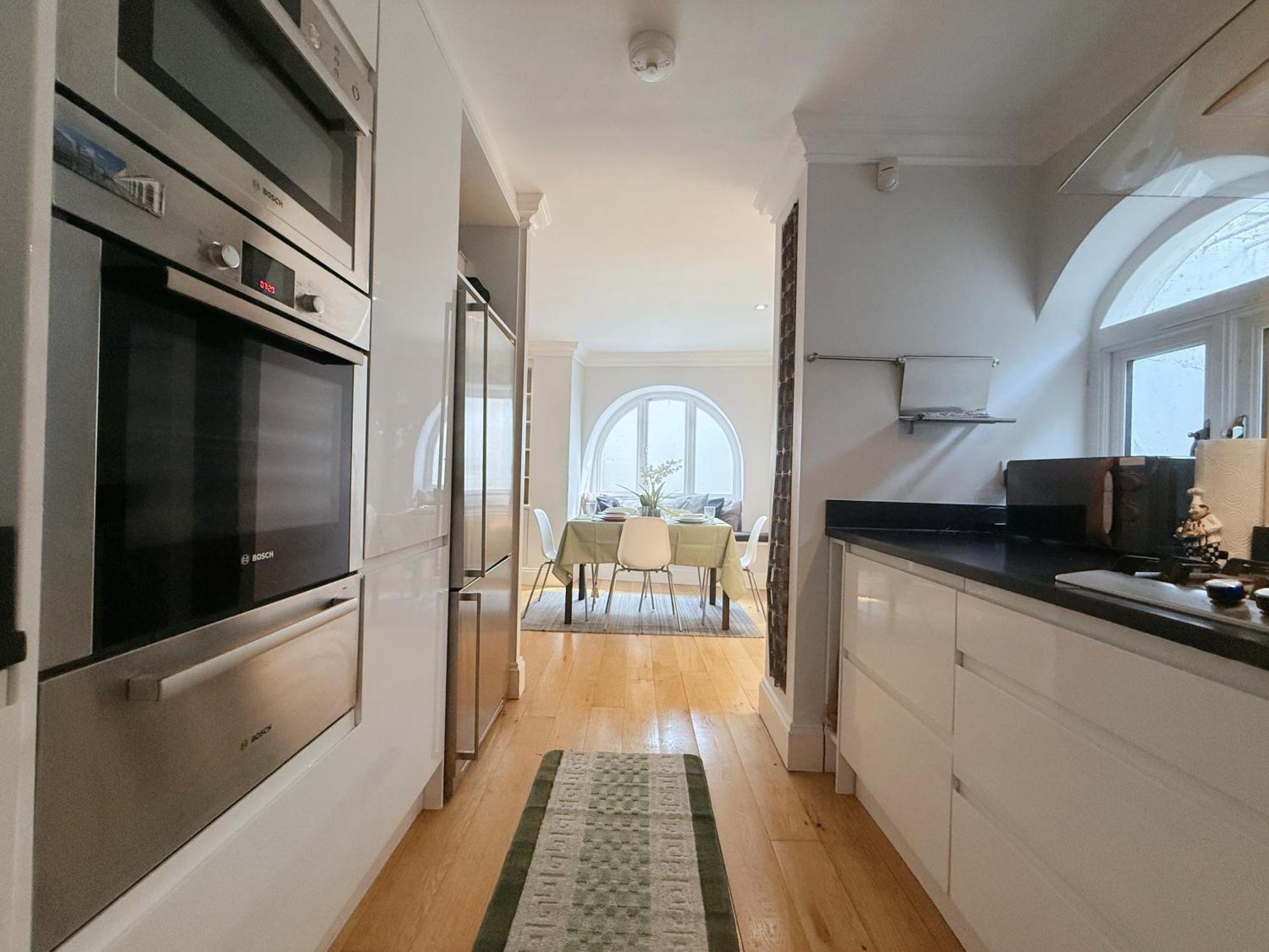 Villa Spacious And Cosy 3brs 5f House In Heart Of