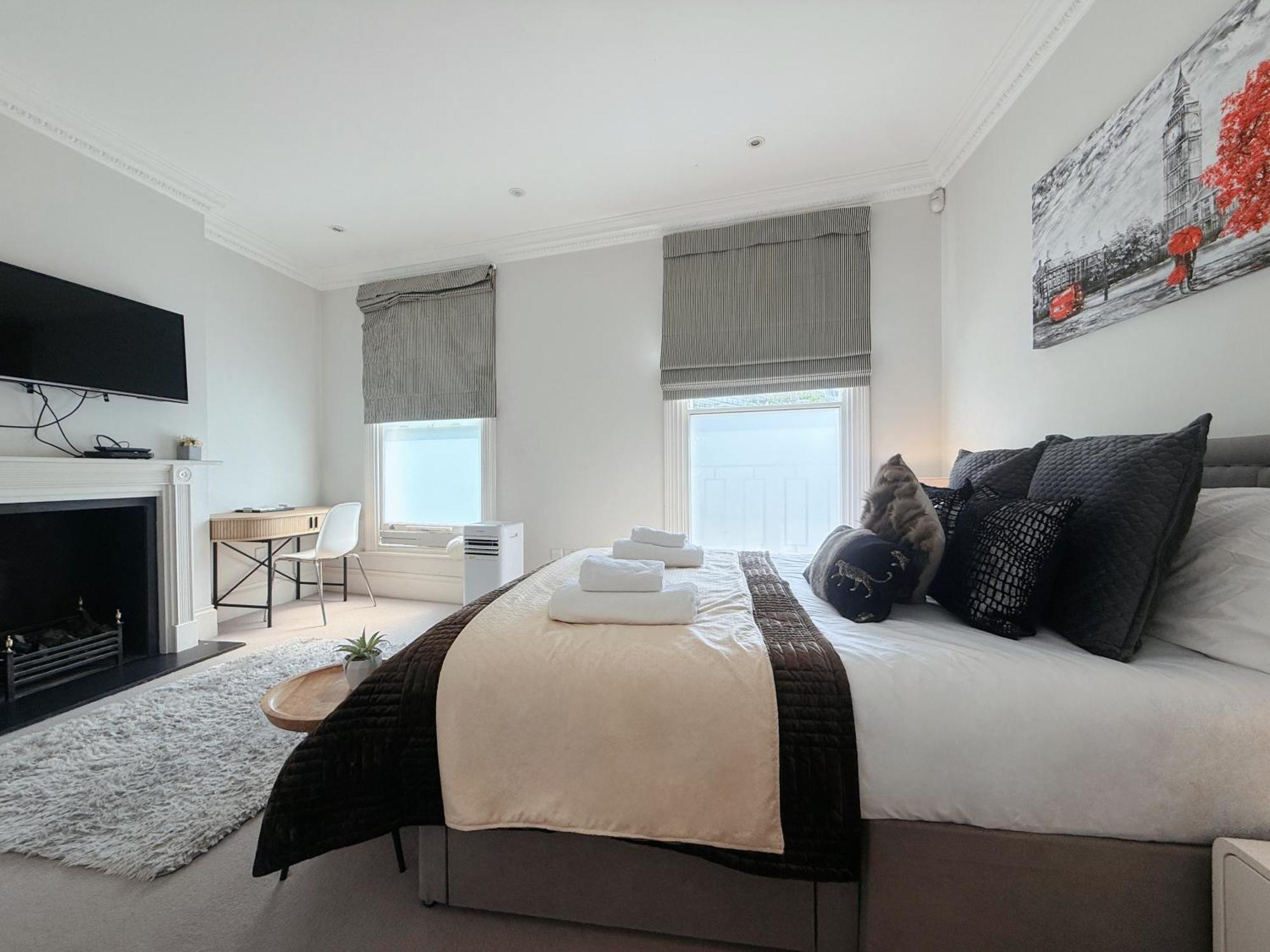 Spacious And Cosy 3brs 5f House In Heart Of Villa *