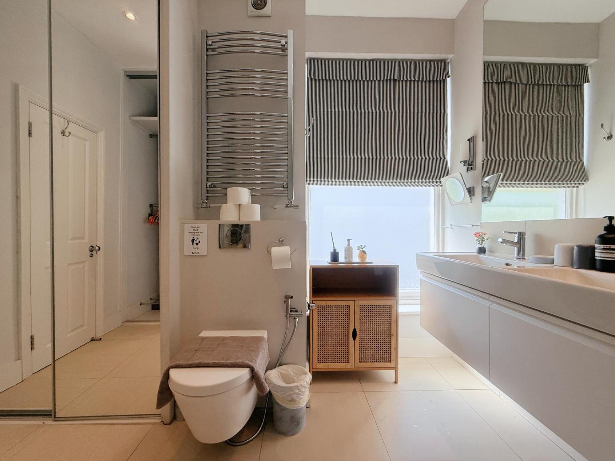 Spacious And Cosy 3brs 5f House In Heart Of Villa *