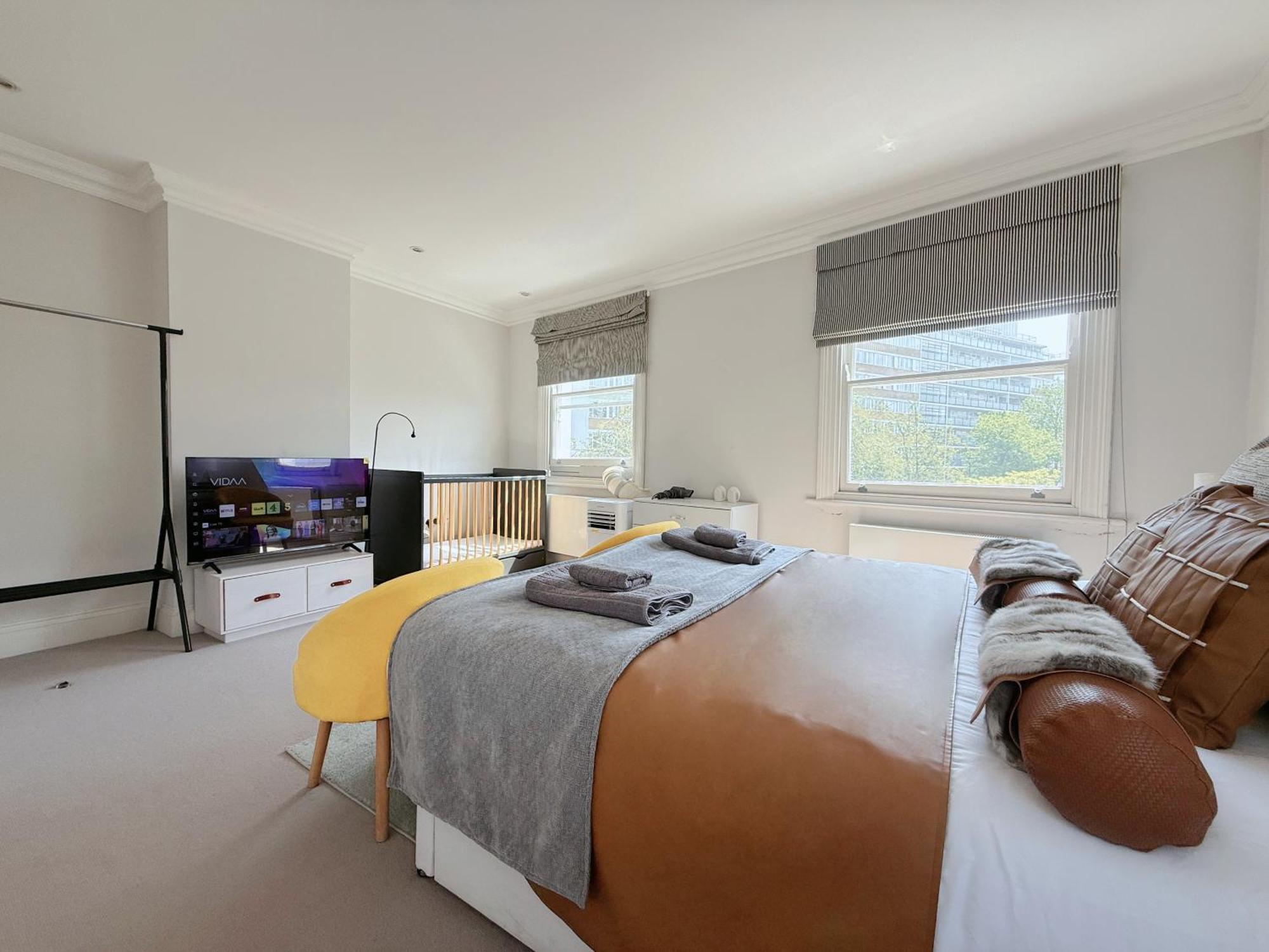 Spacious And Cosy 3brs 5f House In Heart Of London