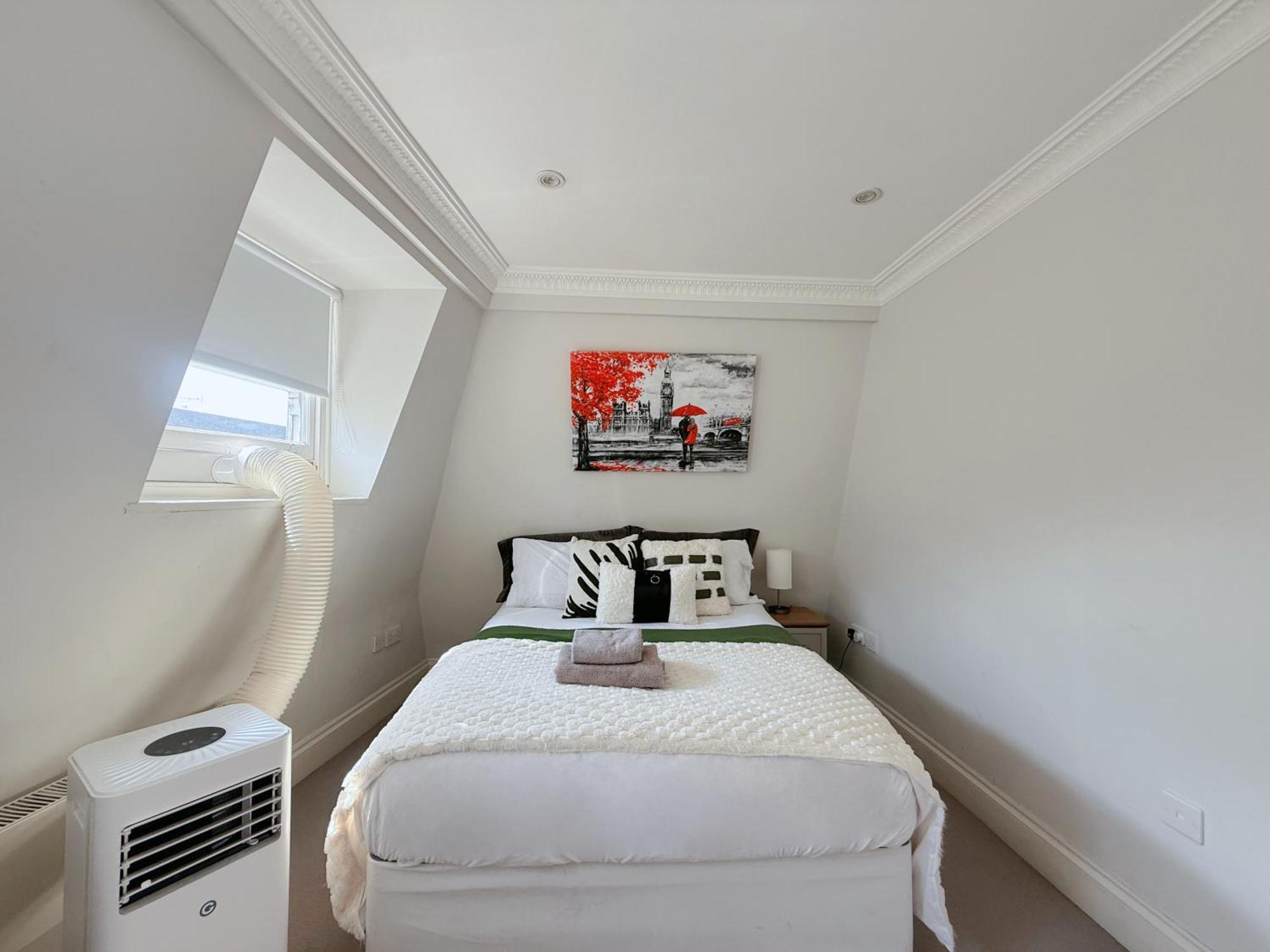 Spacious And Cosy 3brs 5f House In Heart Of * London