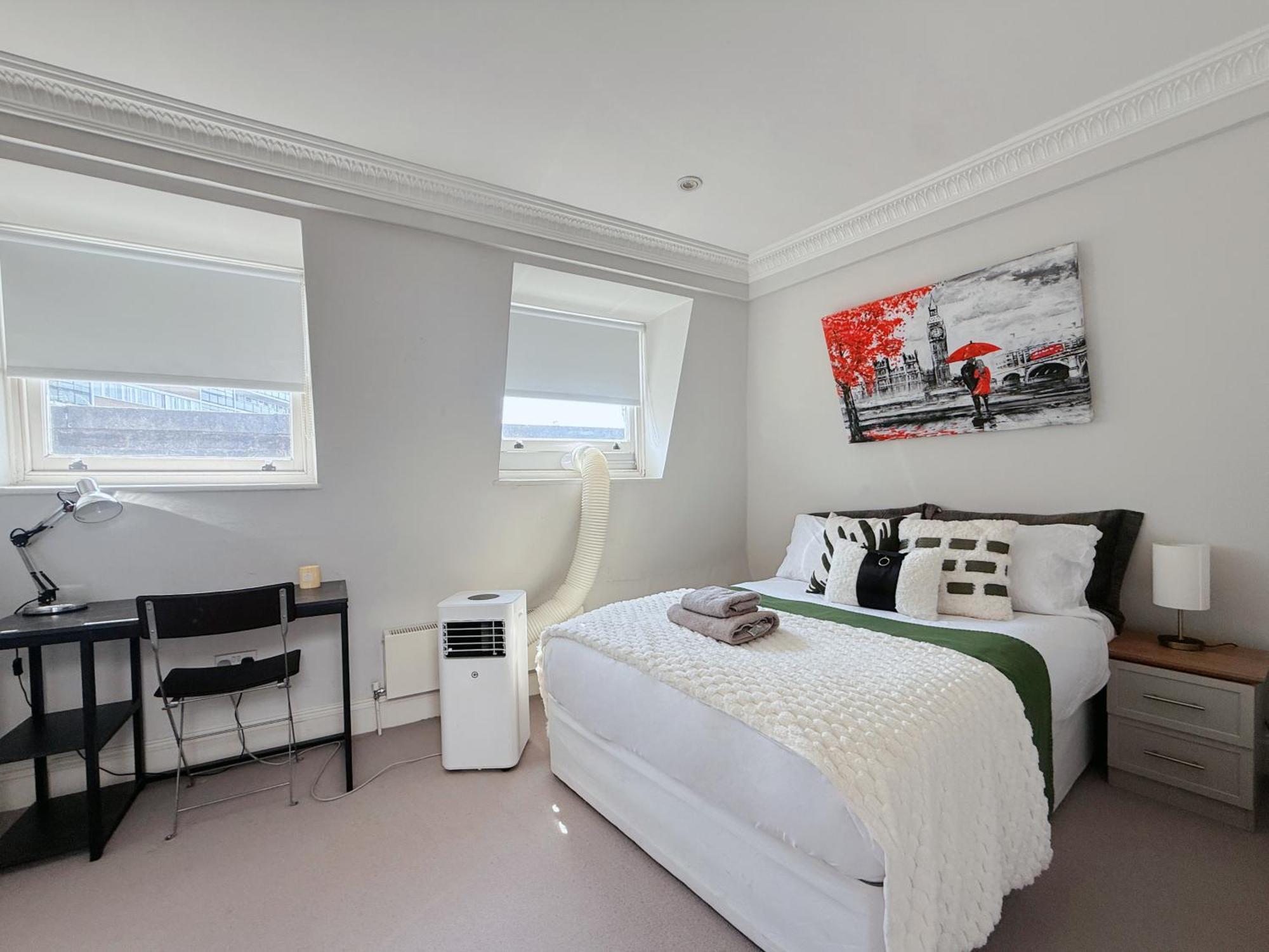 Spacious And Cosy 3brs 5f House In Heart Of Villa *