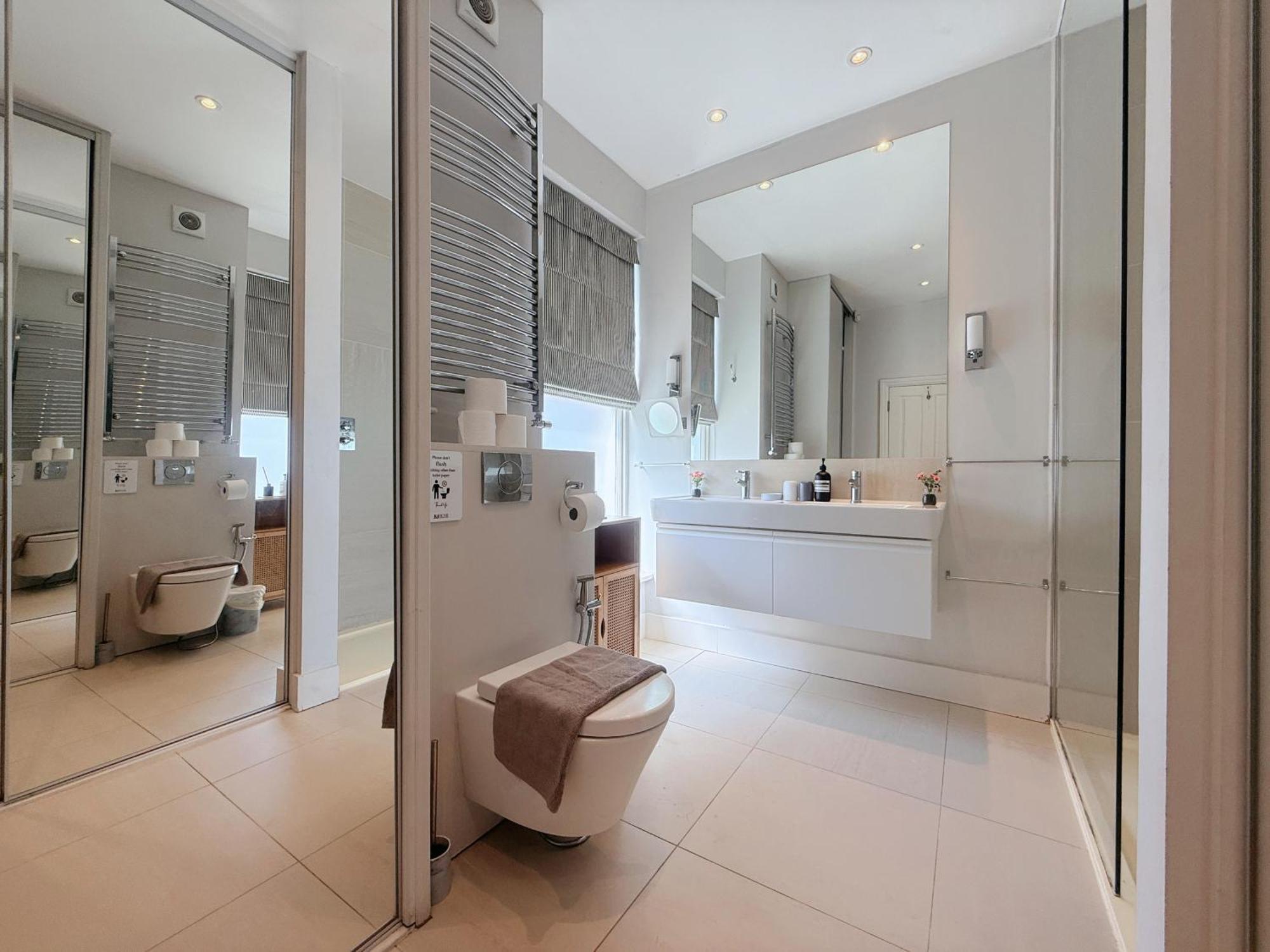Villa Spacious And Cosy 3brs 5f House In Heart Of